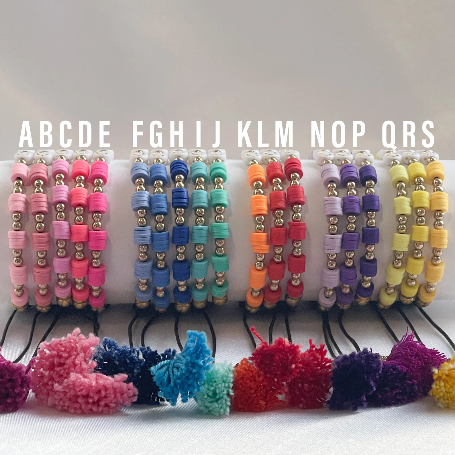 Pulseras Heishi con Corazón y Cara Feliz: Alegría y Amor en tu Muñeca - Imagen 4