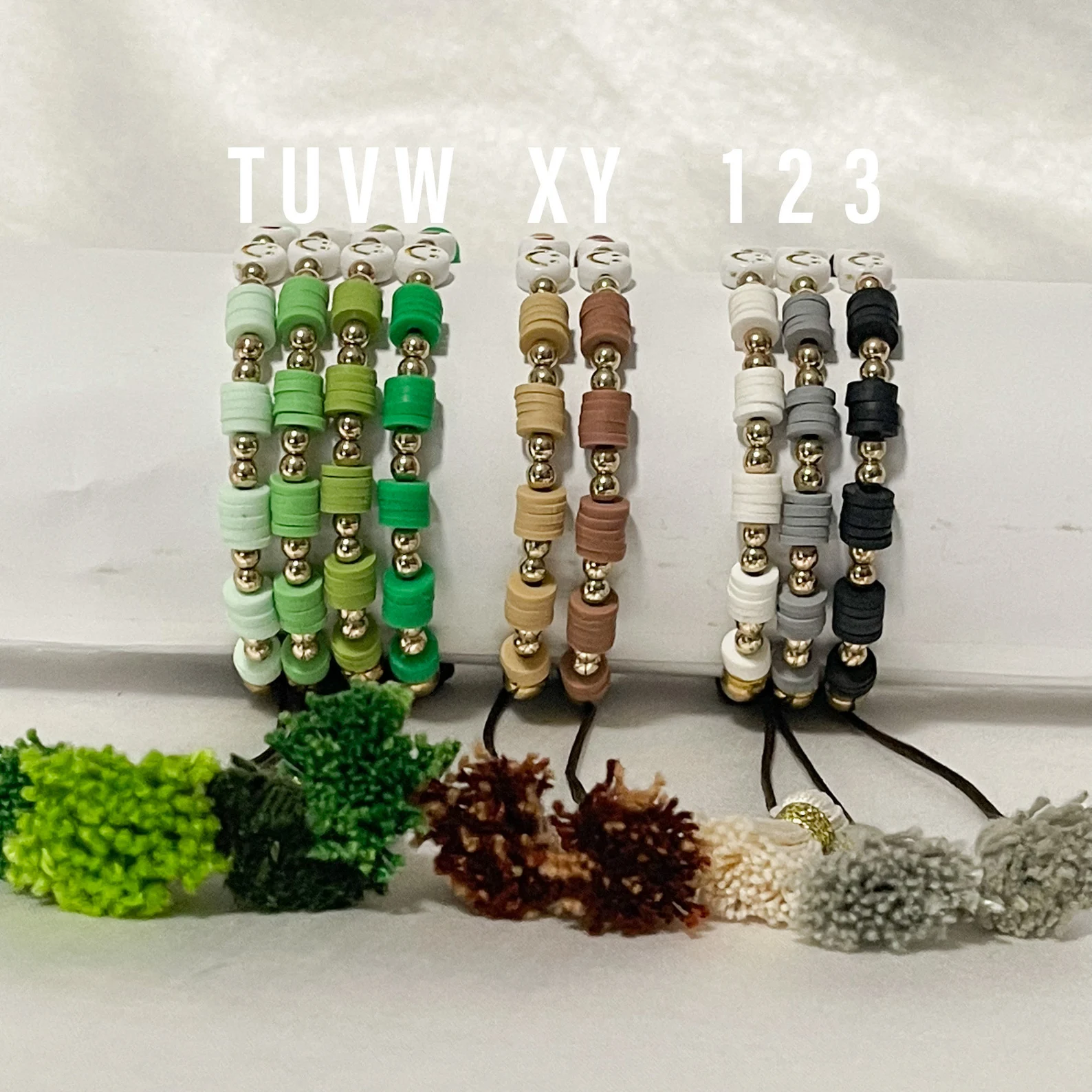 Pulseras Heishi con Corazón y Cara Feliz: Alegría y Amor en tu Muñeca - Imagen 3